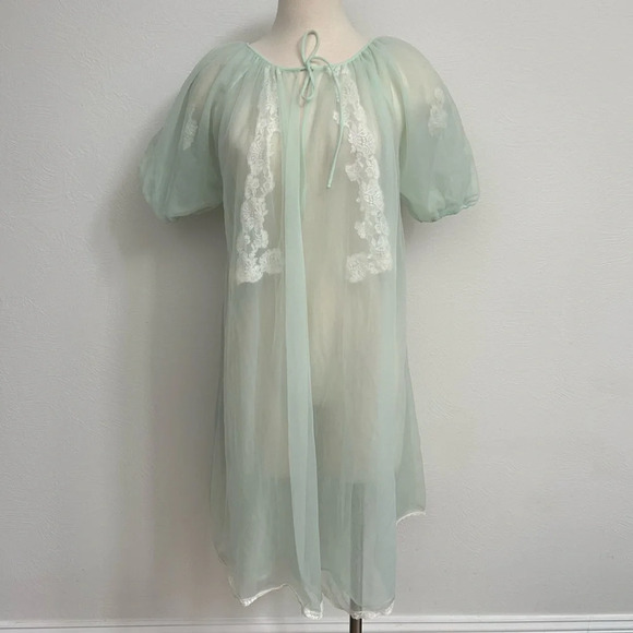Vintage Radcliffe Lace Puff Sleeve Green Robe Peignoir Small - Picture 1 of 13